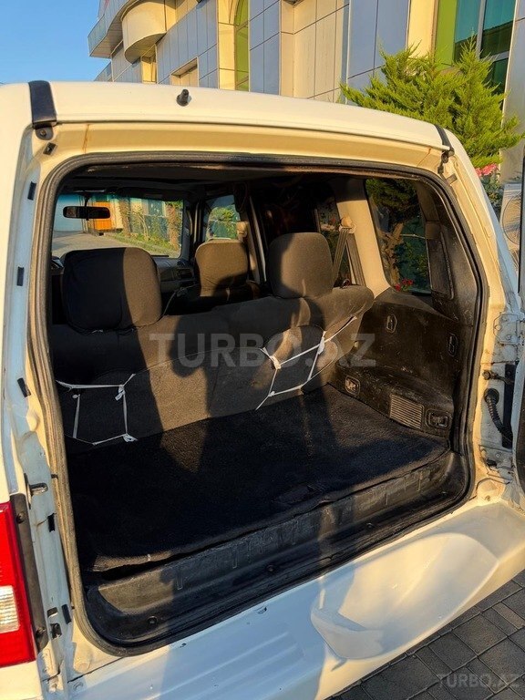 Mitsubishi Pajero io