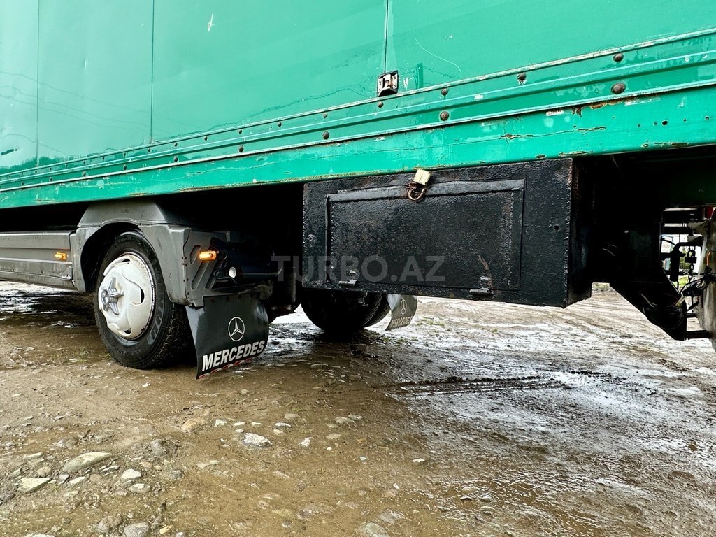 Mercedes Atego 815