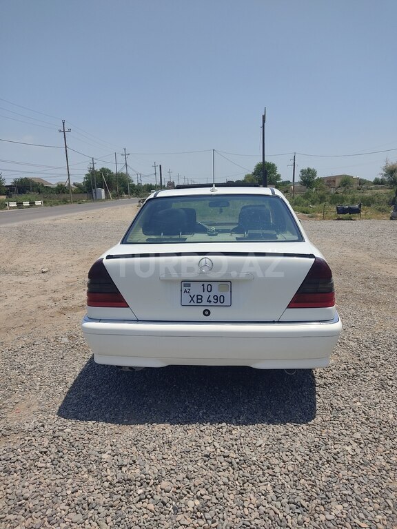 Mercedes C 230