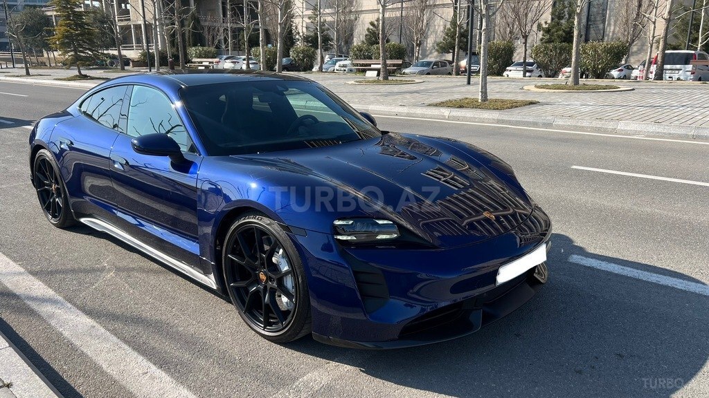Porsche Taycan GTS