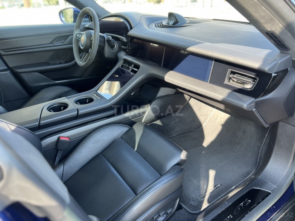 Porsche Taycan GTS