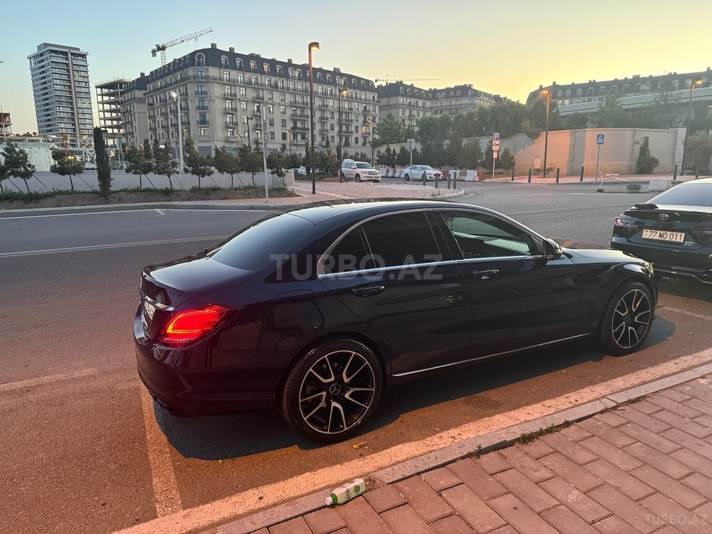 Mercedes C 200