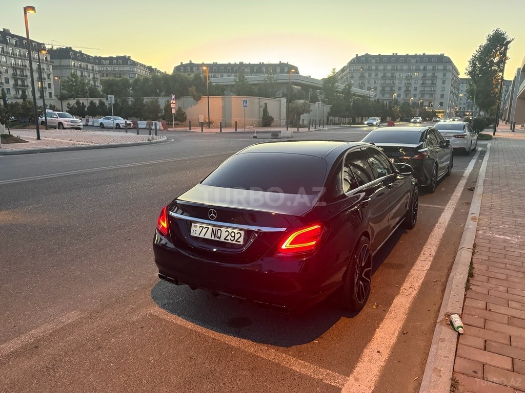 Mercedes C 200