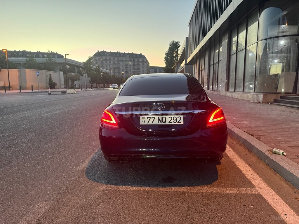 Mercedes C 200