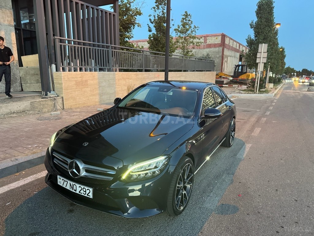 Mercedes C 200