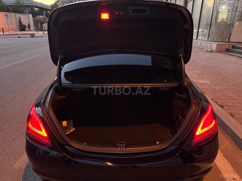 Mercedes C 200