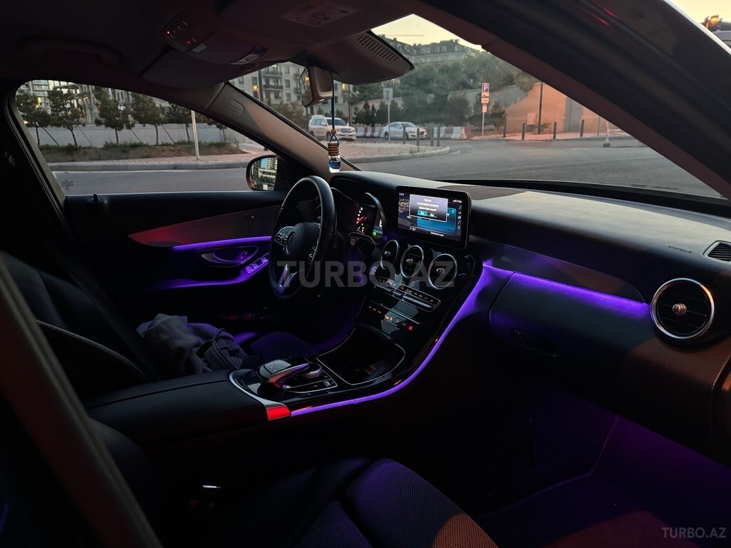 Mercedes C 200