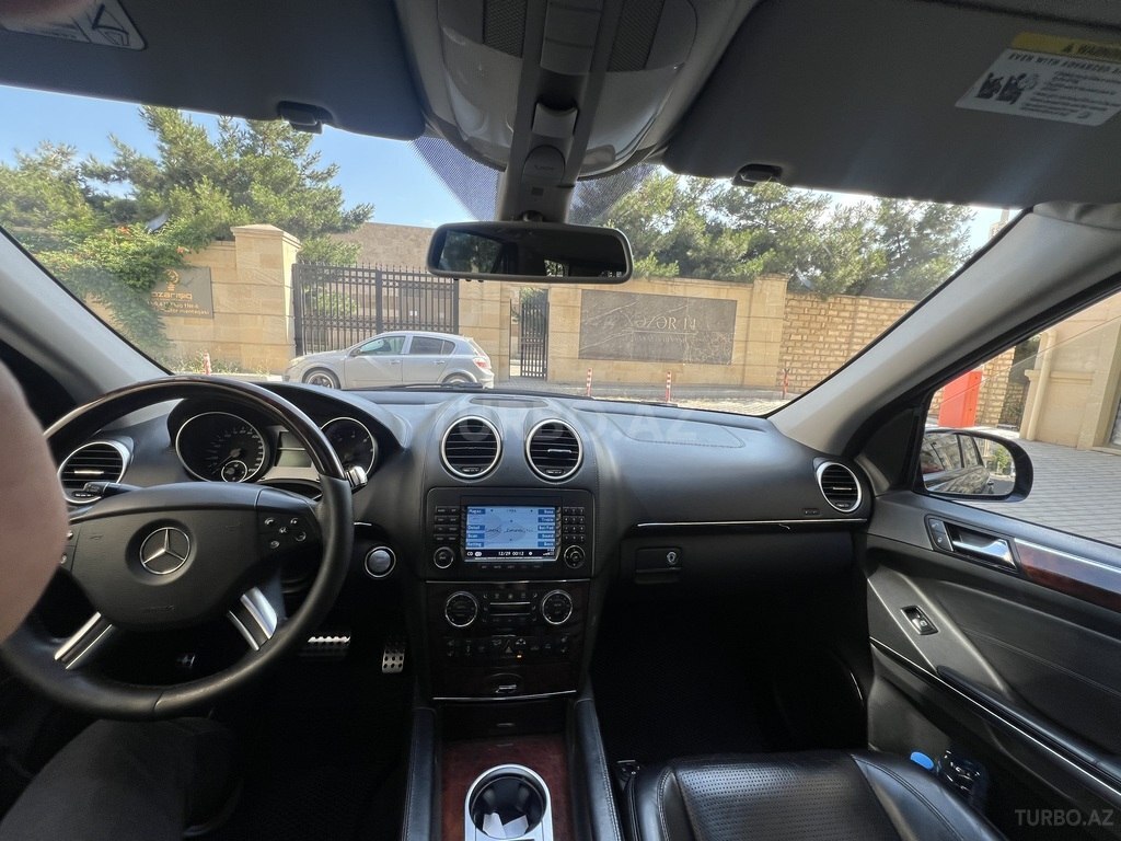 Mercedes ML 63 AMG