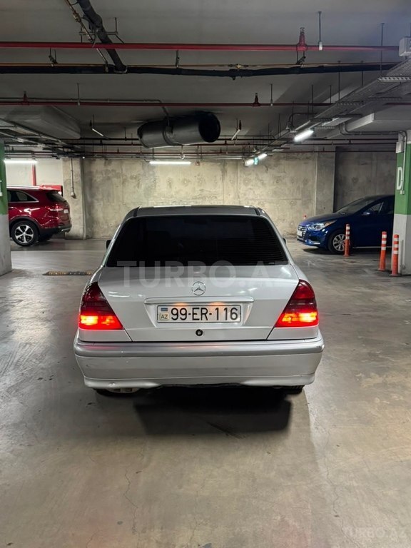 Mercedes C 200