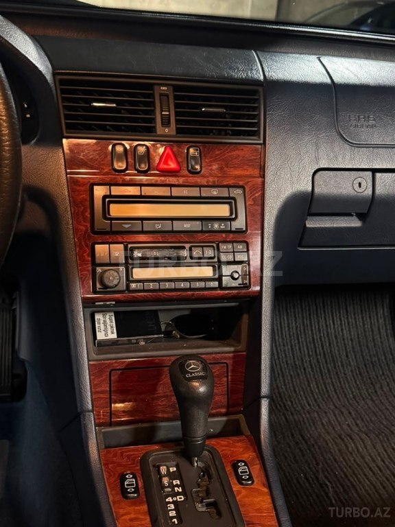 Mercedes C 200