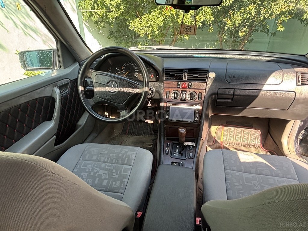 Mercedes C 180