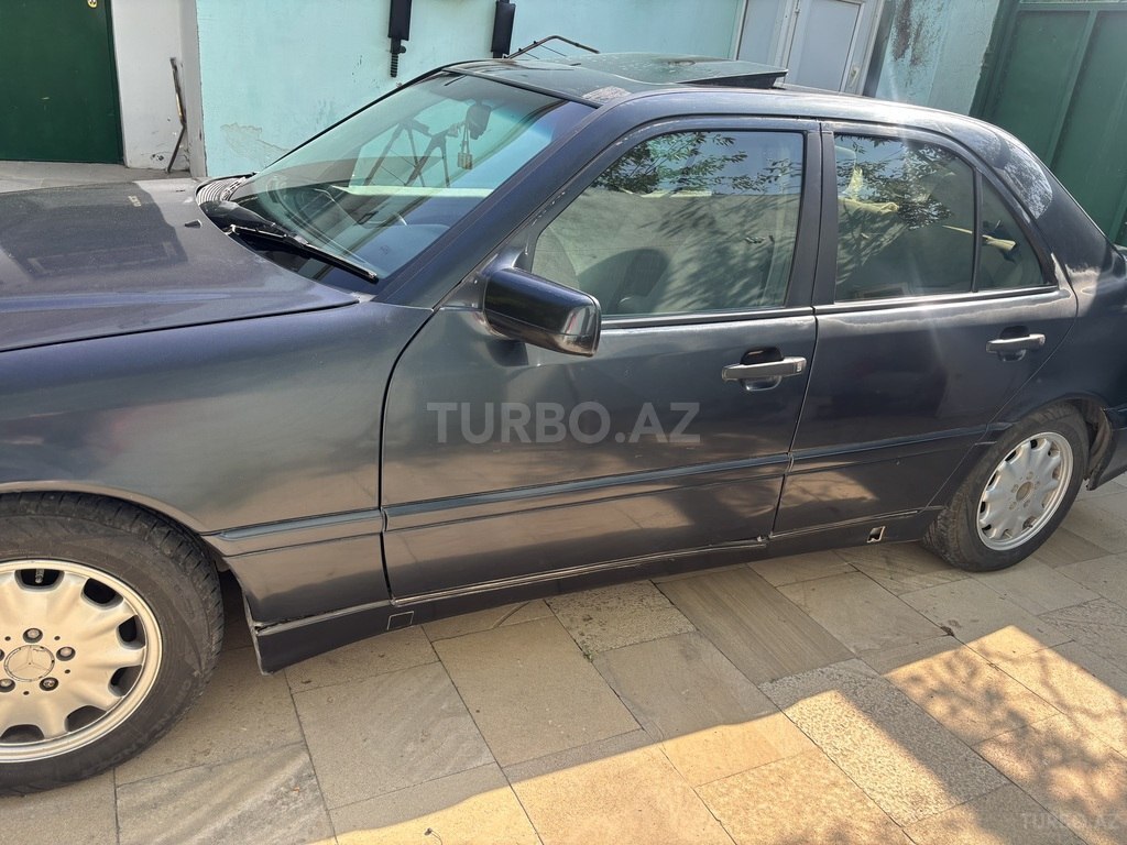 Mercedes C 180