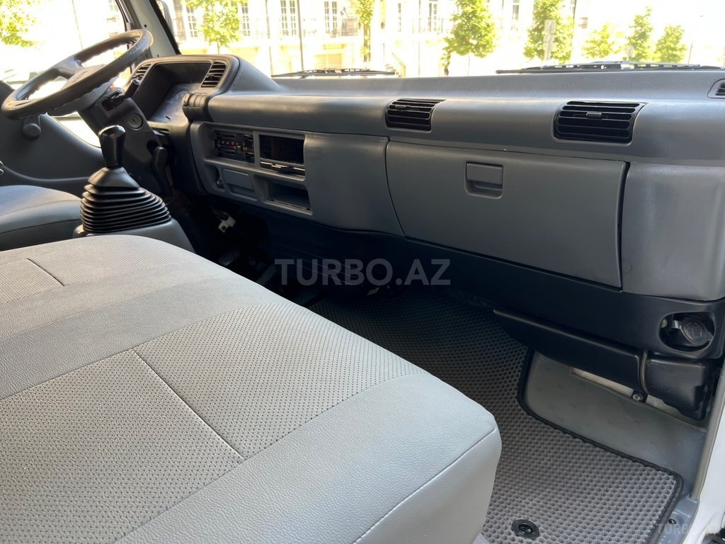 Isuzu NPR 66 L
