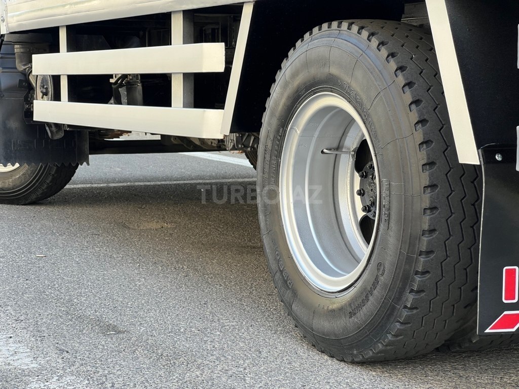 Isuzu NPR 66 L