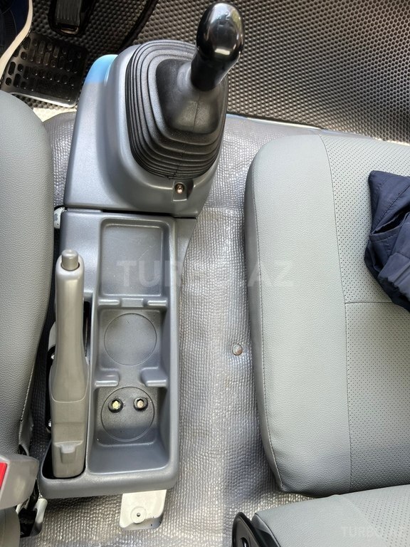 Isuzu NPR 66 L