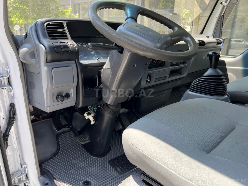 Isuzu NPR 66 L