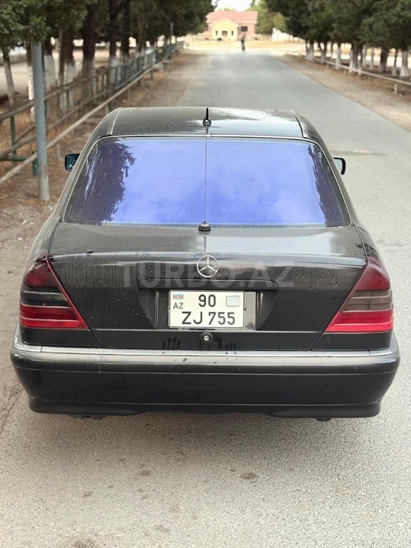 Mercedes C 230