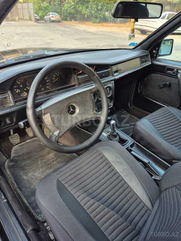 Mercedes 190