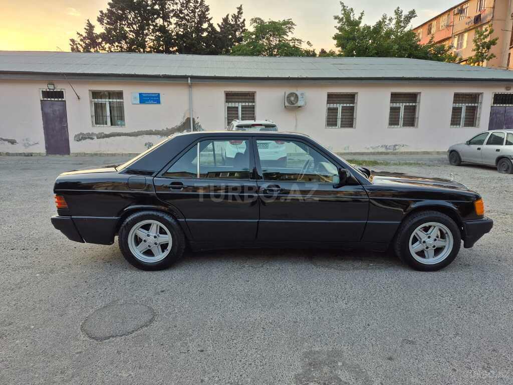 Mercedes 190
