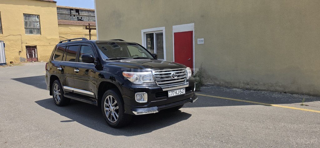 Toyota Land Cruiser