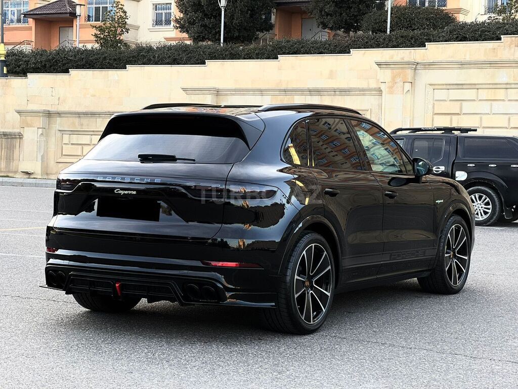 Porsche Cayenne E-hybrid Coupe