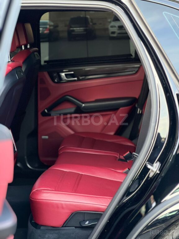 Porsche Cayenne E-hybrid Coupe