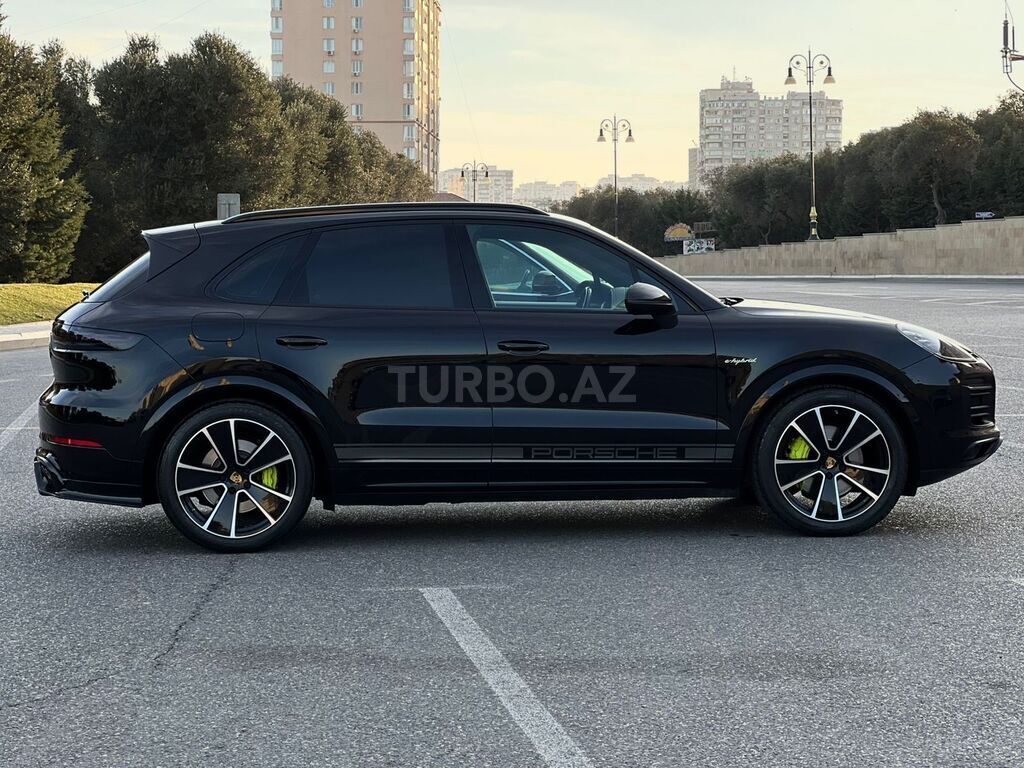 Porsche Cayenne E-hybrid Coupe