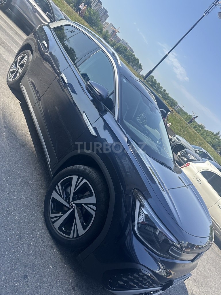 Volkswagen ID.6 Crozz