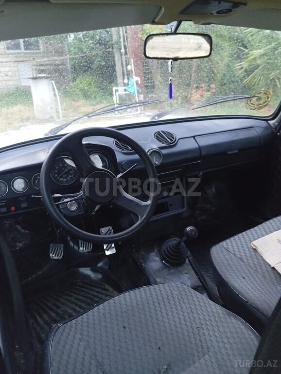 LADA (VAZ) 21011