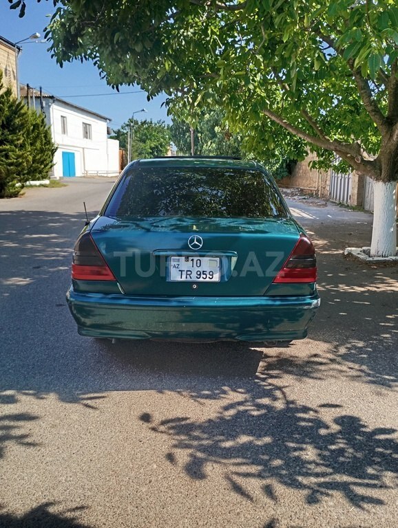 Mercedes C 180