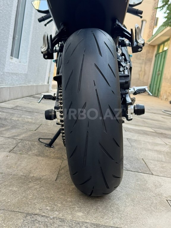 CFMOTO 675 SR-R