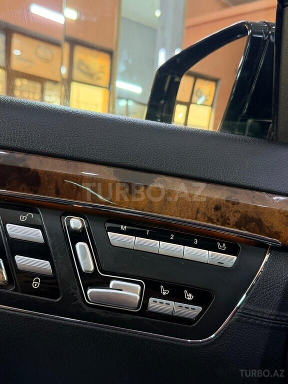 Mercedes S 500