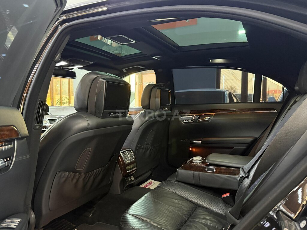 Mercedes S 500
