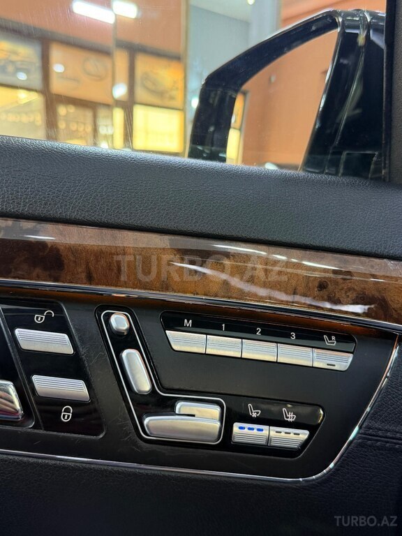 Mercedes S 500