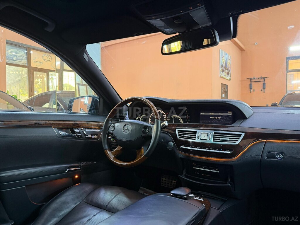 Mercedes S 500
