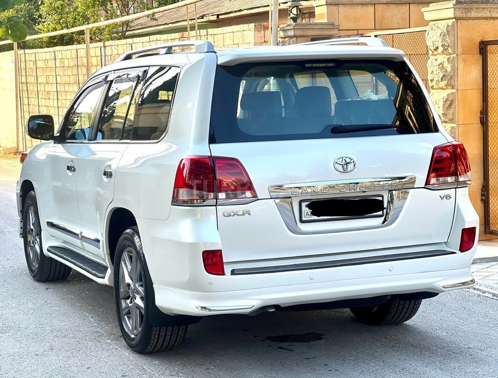 Toyota Land Cruiser
