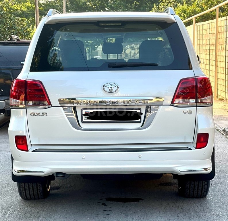 Toyota Land Cruiser