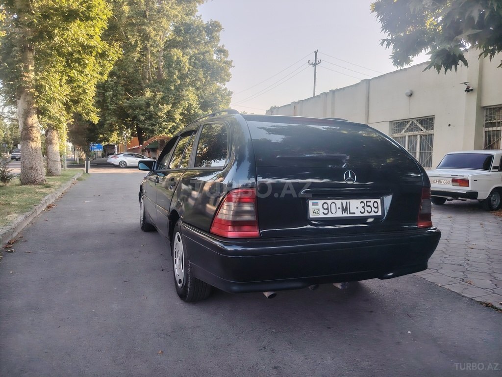Mercedes C 180
