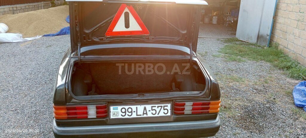 Mercedes 190
