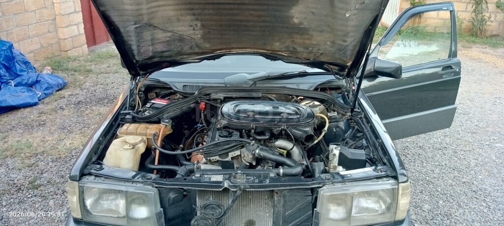 Mercedes 190