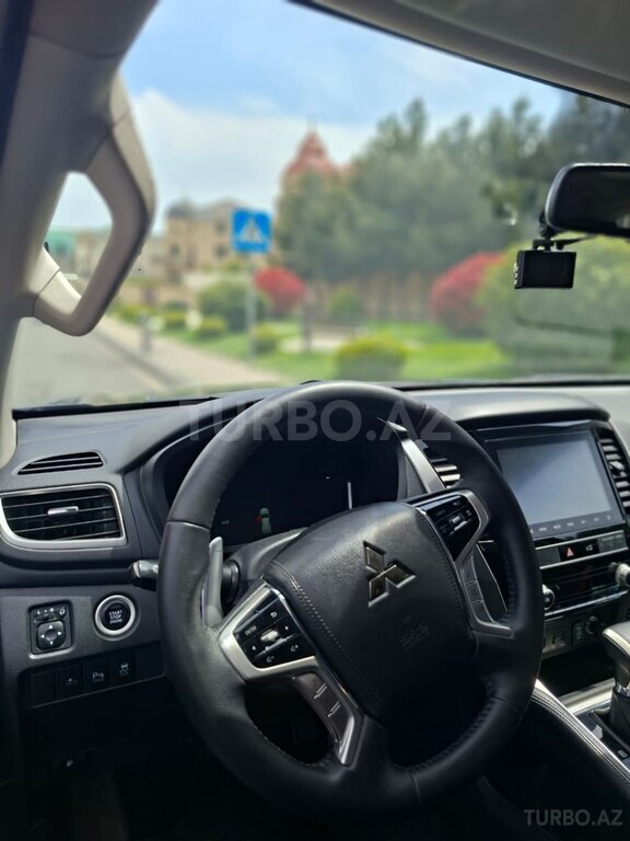 Mitsubishi Pajero Sport