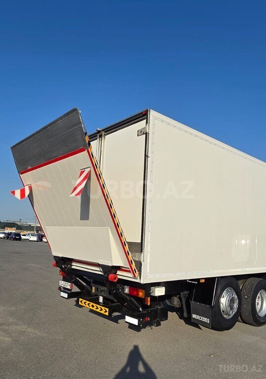 Mercedes Axor 2533
