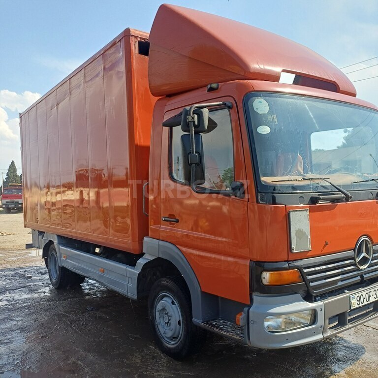 Mercedes Atego 815
