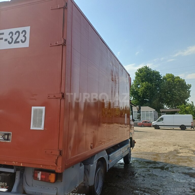 Mercedes Atego 815