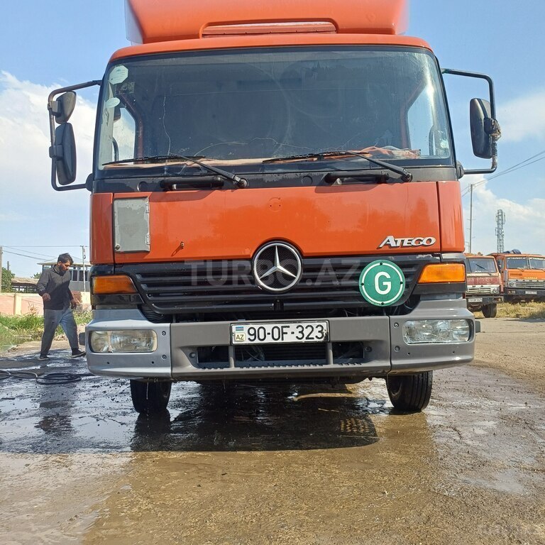 Mercedes Atego 815