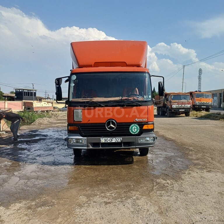 Mercedes Atego 815