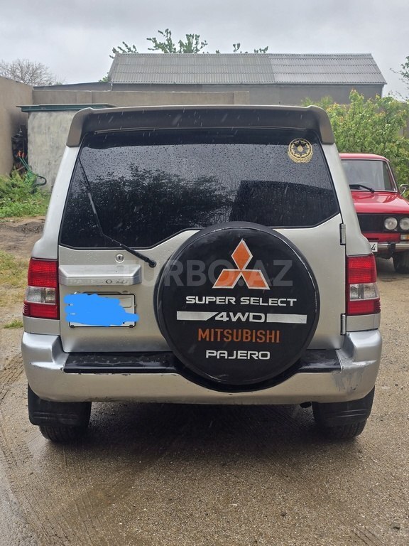 Mitsubishi Pajero io