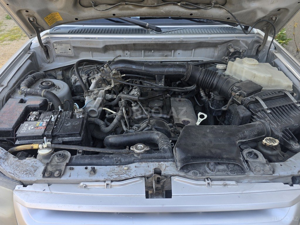 Mitsubishi Pajero io