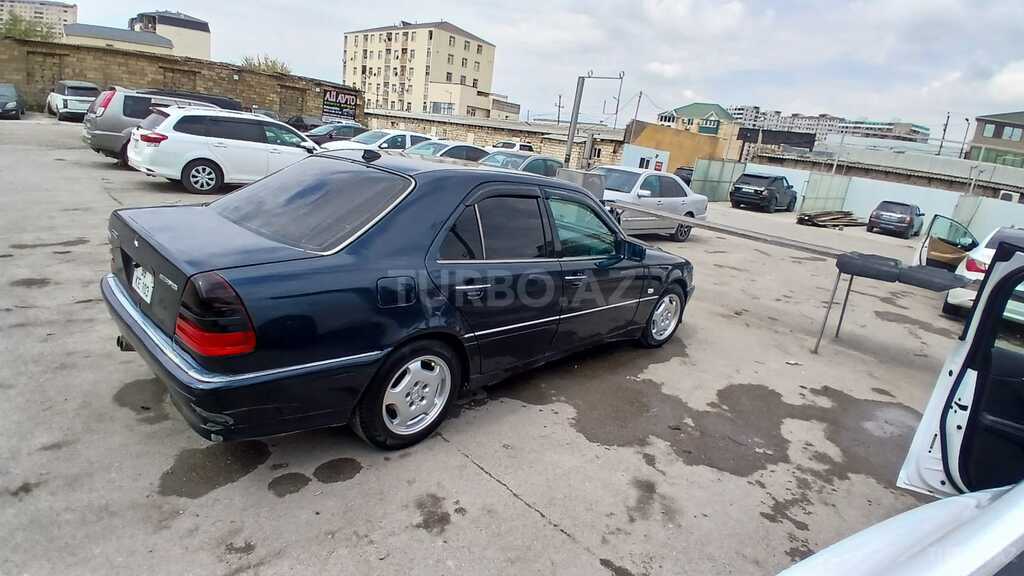 Mercedes C 200