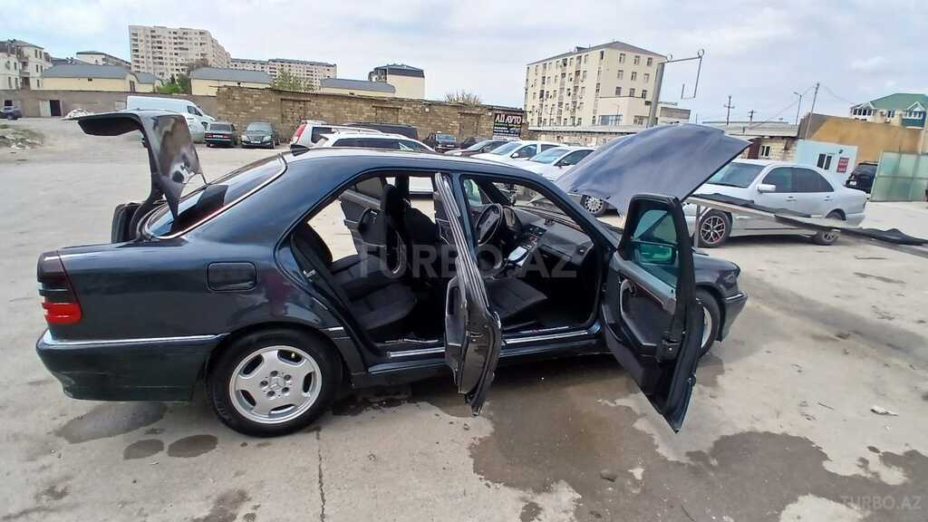 Mercedes C 200